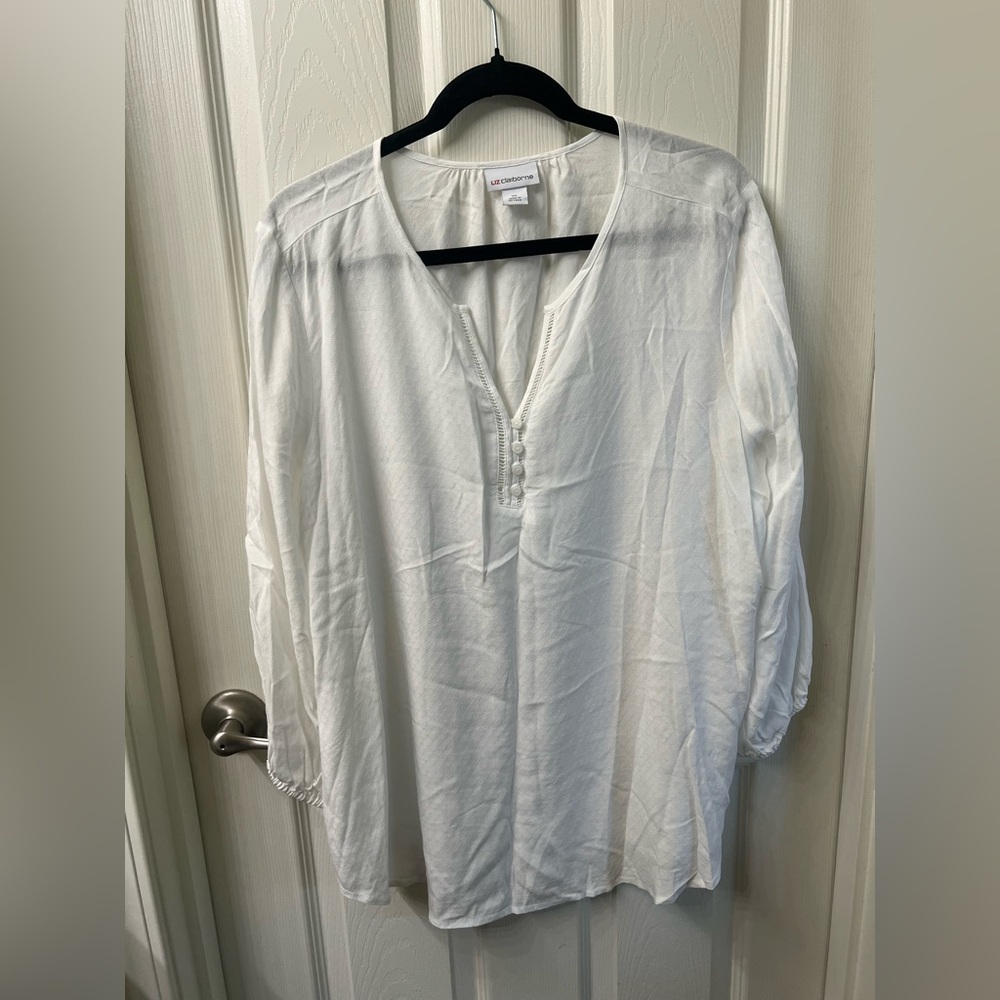 Liz Claiborne White Casual Blouse Relaxed Fit…XL..NWT